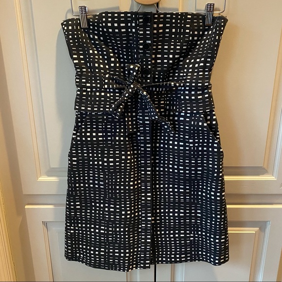 Theory Dresses & Skirts - Theory Black and White Strapless Dress Size 6